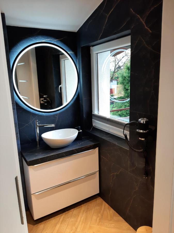 Apartament Willa Pod Sosnami Zator Przeciszow Luaran gambar