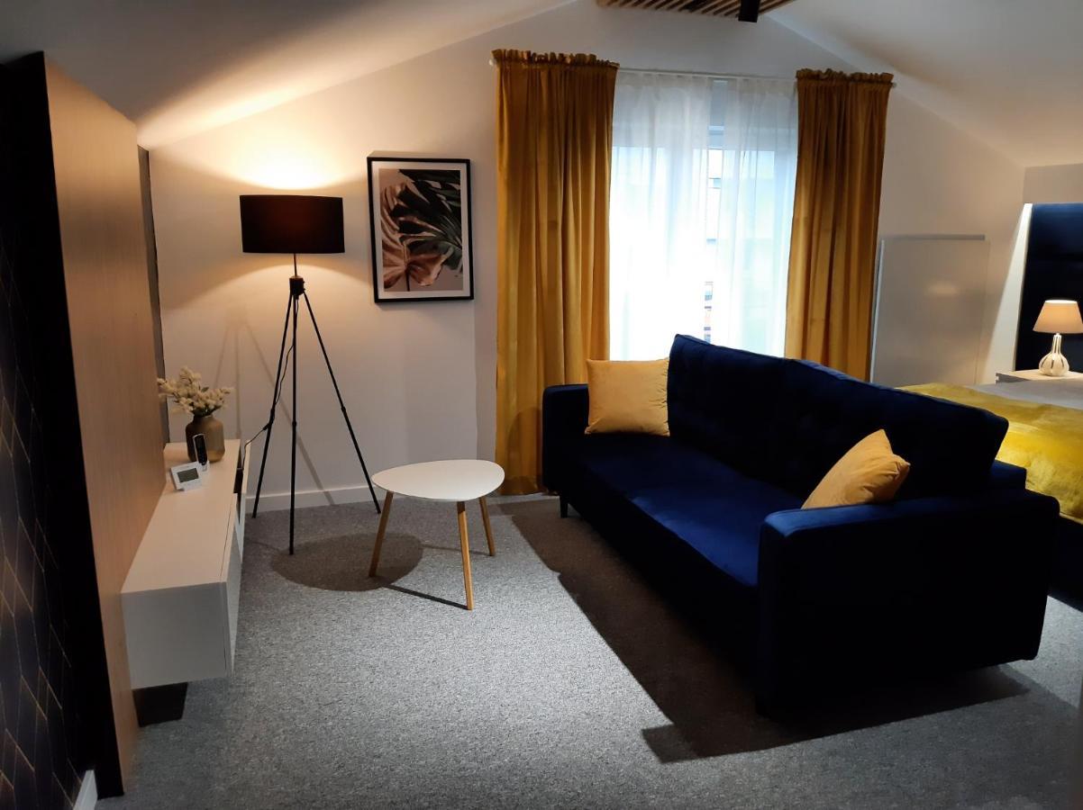 Apartament Willa Pod Sosnami Zator Przeciszow Luaran gambar