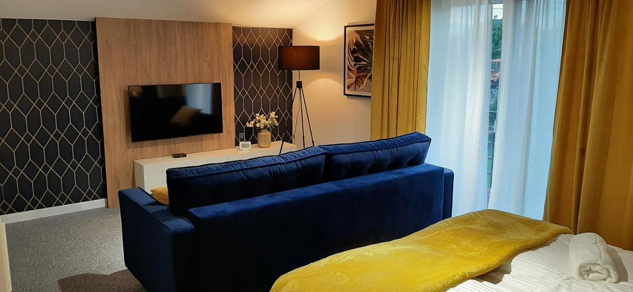 Apartament Willa Pod Sosnami Zator Przeciszow Luaran gambar
