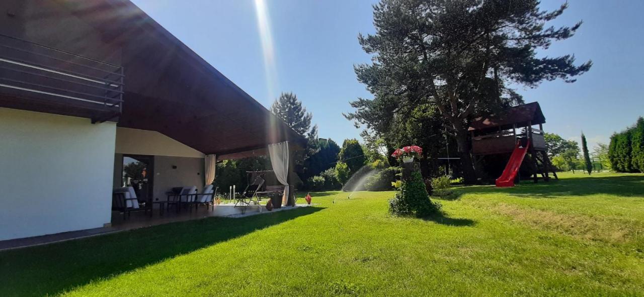 Apartament Willa Pod Sosnami Zator Przeciszow Luaran gambar